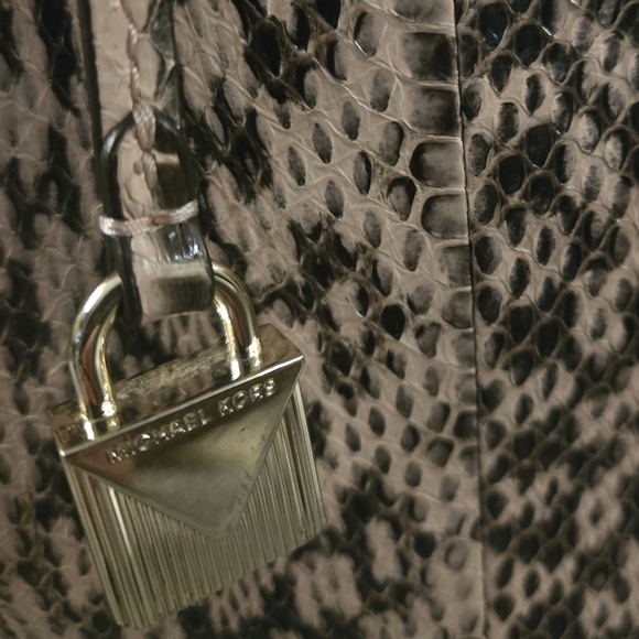 Rare Michael Kors Pink Snake Print Tote Bag - Picture 6 of 11